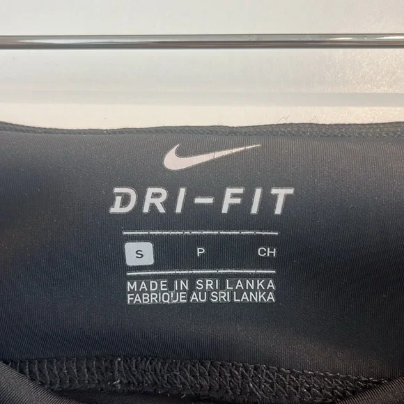 Like New Nike High-Waisted Black Tights - Picture 4 of 5